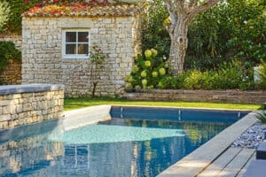 Modèle de piscine de l'enseigne Aquilus