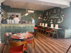 Salle du restaurant à l'enseigne L’Atelier Artisan Crêpier de Tours