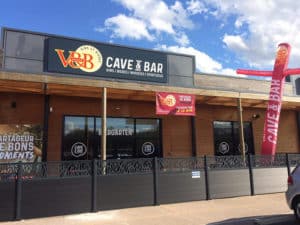 Cave et bar en franchise à l'enseigne V and B à Bourgoin-Jallieu