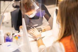 Prestations de beauté de mains sous enseigne L'Onglerie