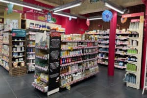 Magasin bio Naturalia au concept "La Ferme" rue de la Verrerie à Paris 4ème