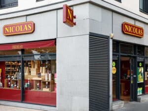 Caviste à l'enseigne Nicolas à Paris 13