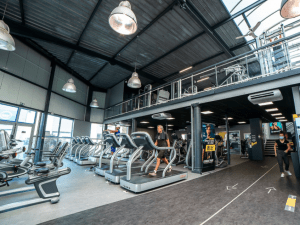 Club de remise en forme en franchise à l'enseigne Fitness Park