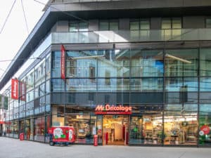 Magasin d'équipement de la maison sous enseigne Mr.Bricolage à Grenoble