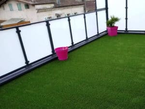 Terrasse en gazon synthétique par le réseau Vérébo