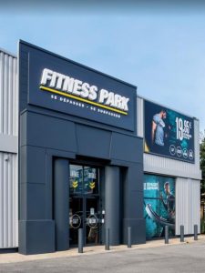 Salle de fitness à l'enseigne Fitness Park