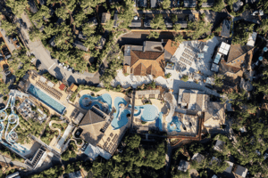 Camping franchisé à l'enseigne Yelloh Village - Les Grands Pins