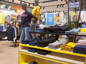 Magasin de mode à l'enseigne Cache Cache