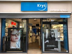 Vitrine de magasin d'optique à l'enseigne Krys