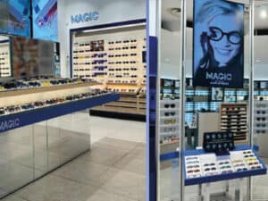 Magasin d'optique à l'enseigne Magic Afflelou - intérieur