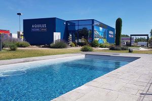 Magasin de piscines et spas à l'enseigne Aquilus à Valence