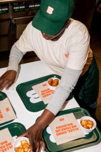 Equipier du réseau de restauration rapide Bioburger