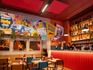 Intérieur de restaurant de street-food carnivore à l'enseigne La Brigade