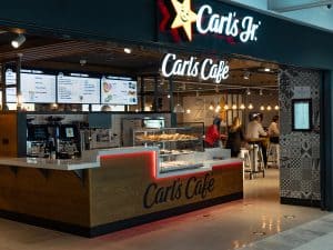 Restaurant de burger à l'enseigne Carl'Jr à Roissy