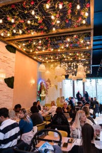 Salle de restaurant à l'enseigne Crêpe Touch