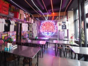 Restaurant sous enseigne Steet Bangkok au concept Thaï Market