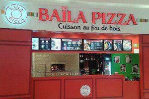 Restaurant de spécialités italiennes, enseigne Baïla Pizza