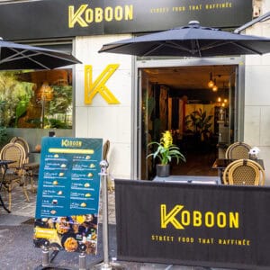 Devanture de restaurant à l'enseigne Koboon