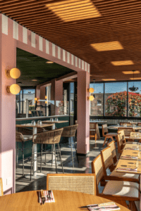 Terrasse de restaurant à l'enseigne Pizza Cosy