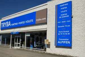 Facade d'un magasin Tryba
