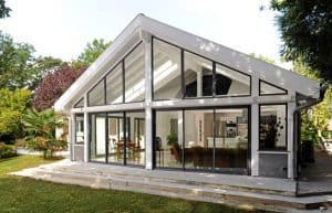 Franchise-vie-et-veranda-blanche