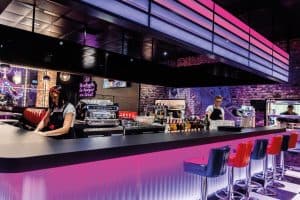 Restaurant à l'enseigne Memphis au nouveau concept 2020 - bar