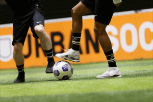 Terrain de football à cinq à l'enseigne Urban Soccer