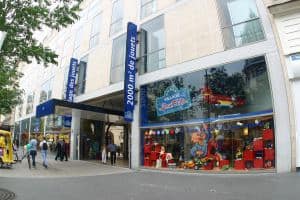 Village Jouéclub (façade)
